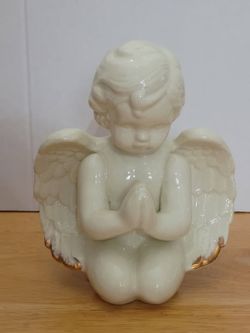 Vintage Porcelain Prayin Angel Figurine