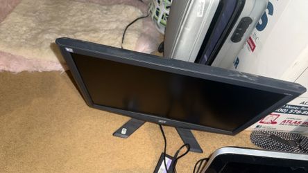 2 All In One Pc, 1 Tv, 1 Monitor (DVI, VGA only)