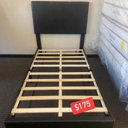Twin platform bed