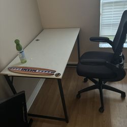 Office desk And Chair 