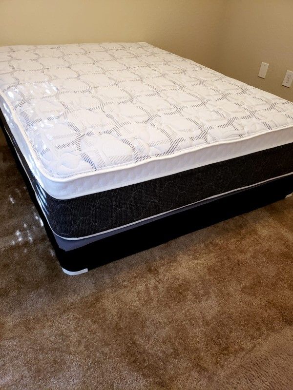NEW QUEEN PILLOW TOP MATTRESS and BOX SPRING. Bed frame not included 👍