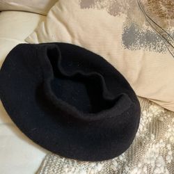 Unisex Black Woolen Beret