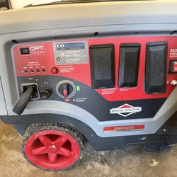 Briggs & Strattion Q6500 Generator 