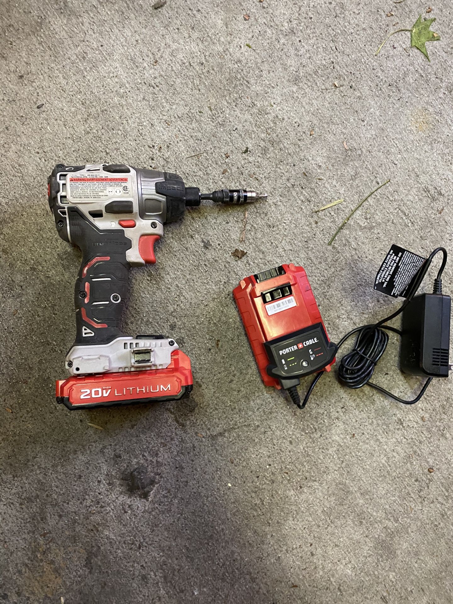 Like new 20W impact drill with z2 batteries and charger