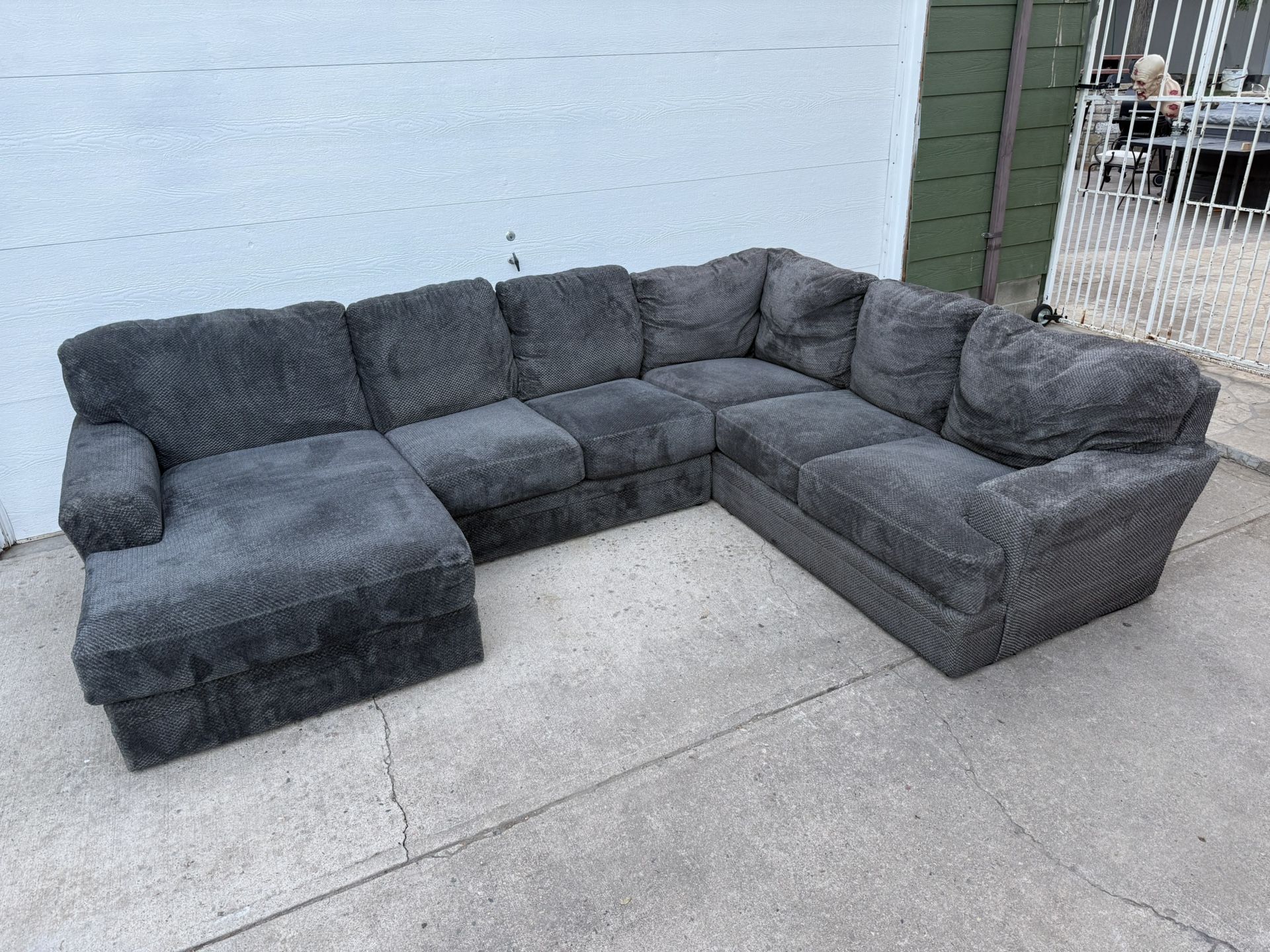 Mammoth Sectional 🚀FREE DELIVERY🚀