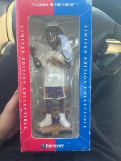 LIMITED EDITION COLLECTABLE “Legends Of The Court” Kobe