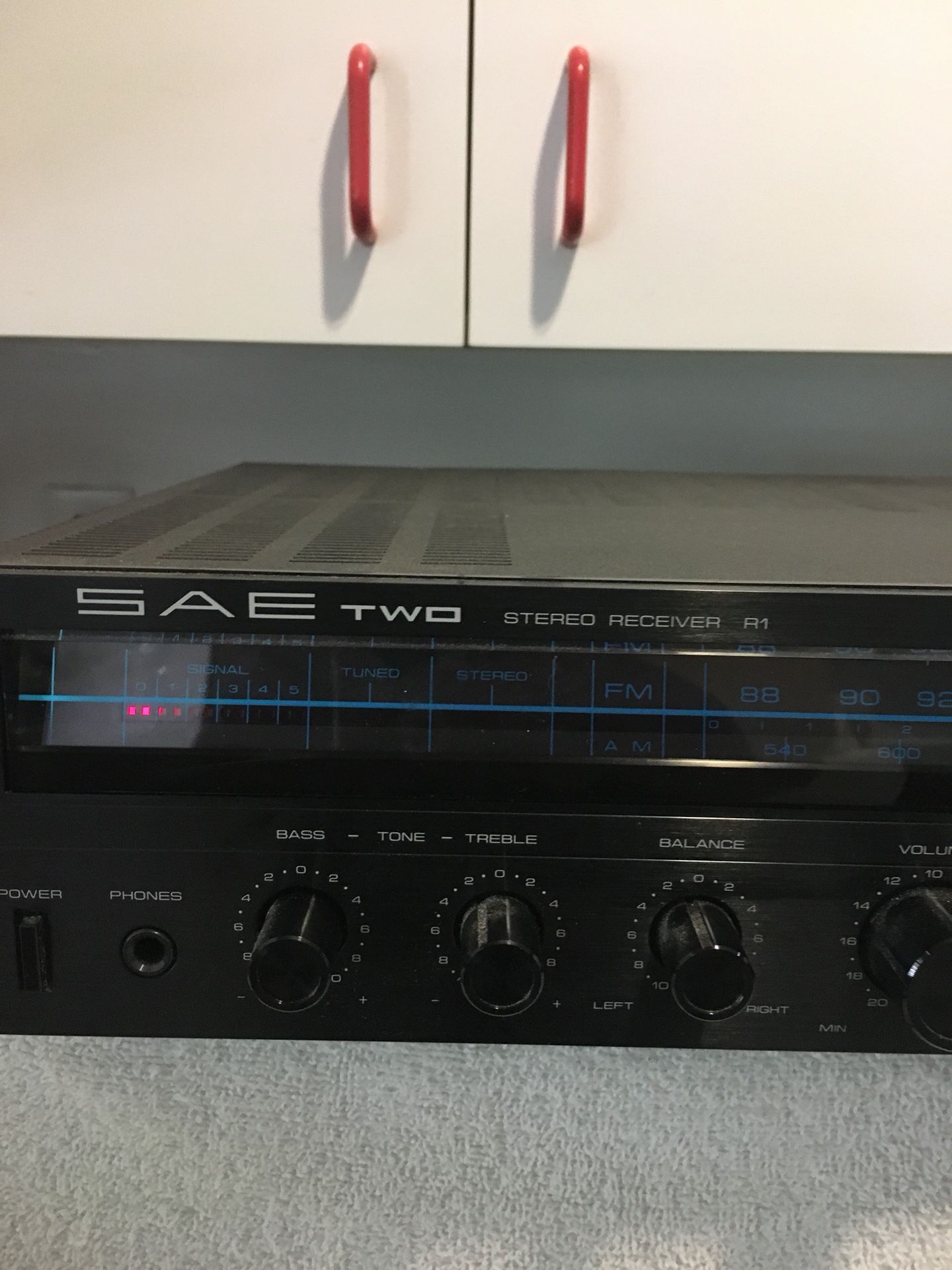 SAE two stereo receiver r1