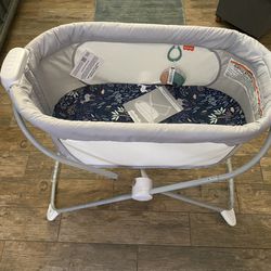 New- Fisher Price  Soothing View Vibe Bassinet/Cradle