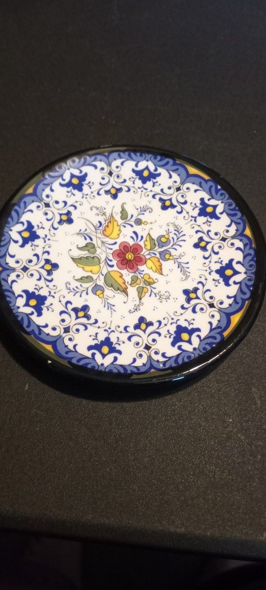 Beautiful MG Ceramicas decorative plate, made in Spain