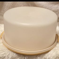 Vintage 12” Tupperware cake keeper