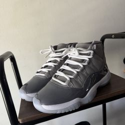 Jordan Cool Grey 11s Size 7.5 Mens