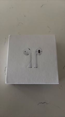 Apple AirPods with Wireless Charging Case