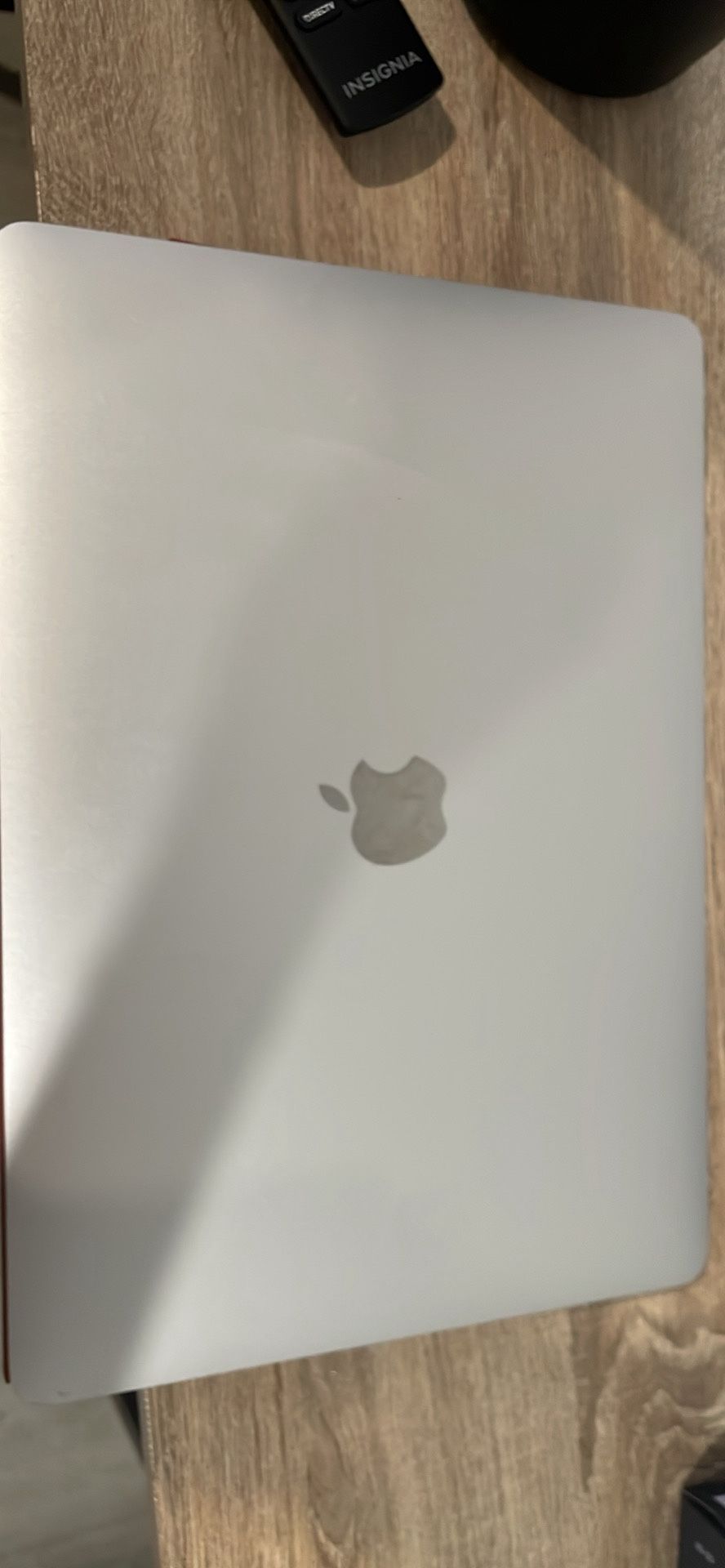 macbook pro 2019 model comes w charger