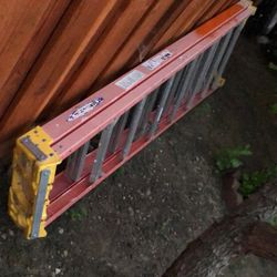 Weber Fiber Optic 8ft Construction  Ladder🪜 In Excellent Condition 
