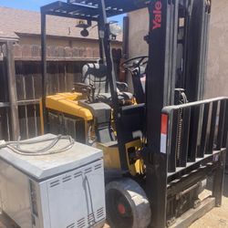 Forklift (for Parts Or Fix)