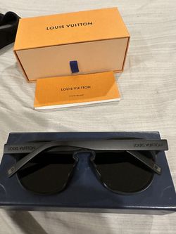 Louis Vuitton Waimea Round Sunglasses for Sale in Philadelphia, PA