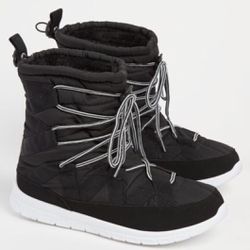 New Womens Black Strapped Faux Fur Snow Boots Size L Xl 9-10 Hight 7.5”