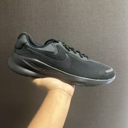 Nike Revolution 7 (Men’s) 