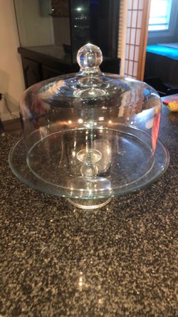 Glass cake stand