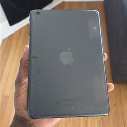 iPad (don’t know the edition) (Locked) (Everything works)