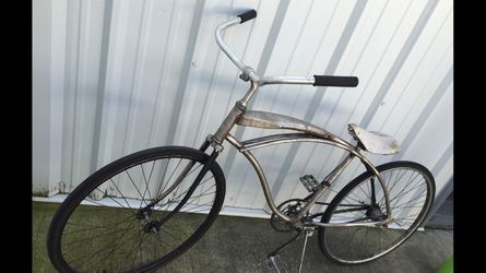 Vintage Bike, awesome ride $180. Gets ALL looks !!!