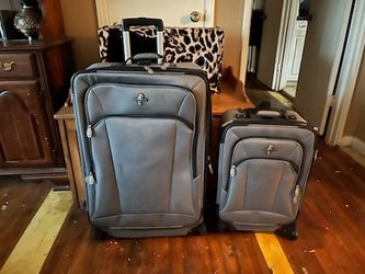Set of 2 Atlantic Luggage Set For Sale 