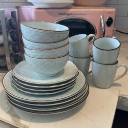 16 Piece Dishware Set