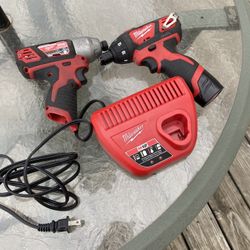 Milwaukee  drill 12v 