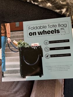 Tote bag on wheels