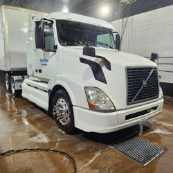 2017 Volvo VNL Sleeper