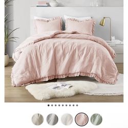 Pink bed comforter
