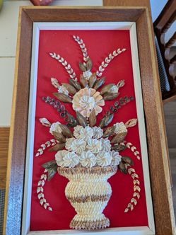 Vtg Handcrafted 3-D Shell Art