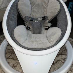 Munchkin Swing With Fluffy White Cover 