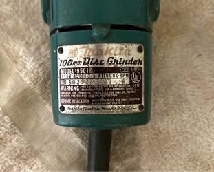 Makita 9501B 4” Disc Grinder – Works