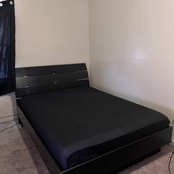 QUEEN SIZE BED IN EXCELLENT CONDITION!!!