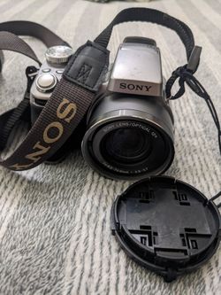 Sony Cyber-shot DSC-H1 5.0MP Digital Camera - Silver