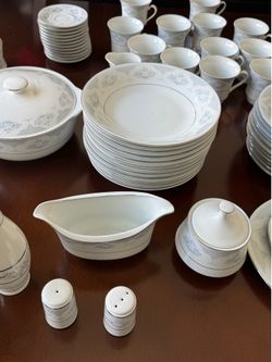 China dinner ware set accepting offers
