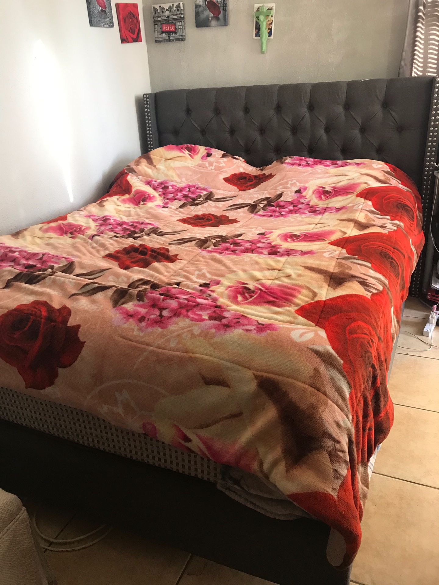 Queen bed frame $160