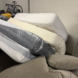 GIVING AWAY KING SIZED MATTRESS 