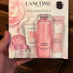 Lancome Paris Pink Essentials Gift Set