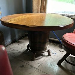 Barrel Table & Chairs