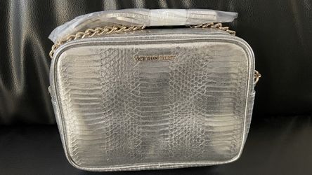 New Victoria’s Secret Alligator Embossed Purse With Shoulder Chain