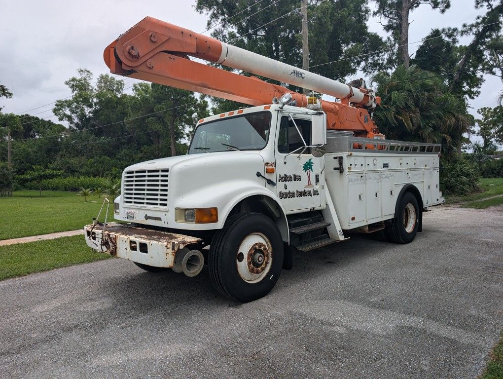 55-Ft Bucket Truck For Sale