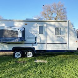 2005 Coyote Kz 23 * Sleeps 10* 