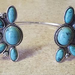 New Adjustable Turquoise Bracelet SHIPPING AVAILABLE 