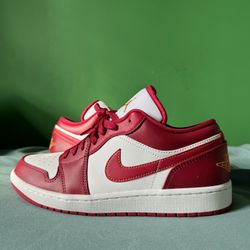 Nike Air Jordan 1 Low Cardinal Red Size 9