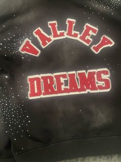 Valley dreams zip up