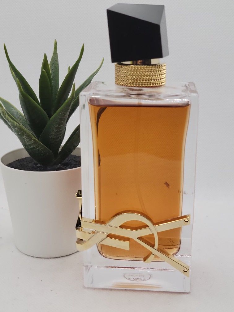 Yves Saint Laurent
Libre Eau de Parfum Intense
3 fl
