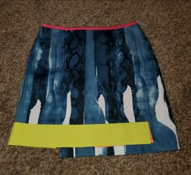 New TAHARI Borage mini skirt multi color Sz 6 cascade unique asymmetrical Medium M

Brand new, never worn
Size 6
Fully lined, back zip, exterior- 98% 
