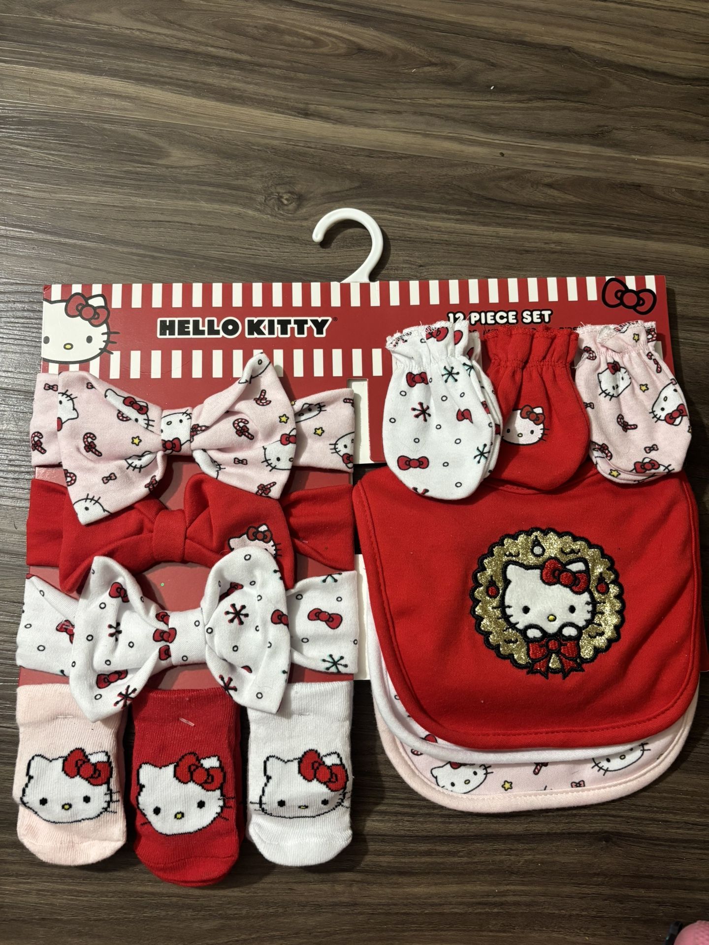 Hello Kitty Christmas Set